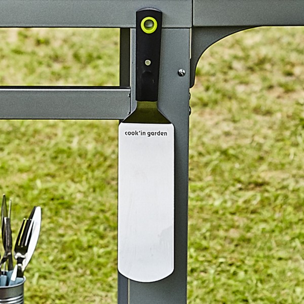 Accessories - Long magnetic spatula.