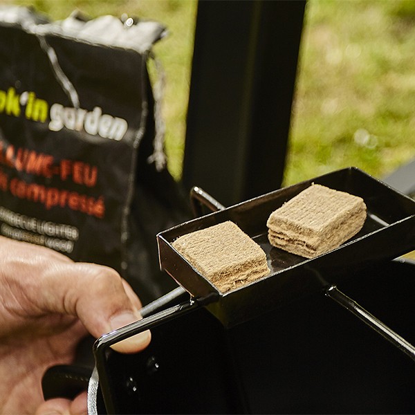 Zubehör - Taschen mit 72 Anzündwürfeln aus FSC-Holz.